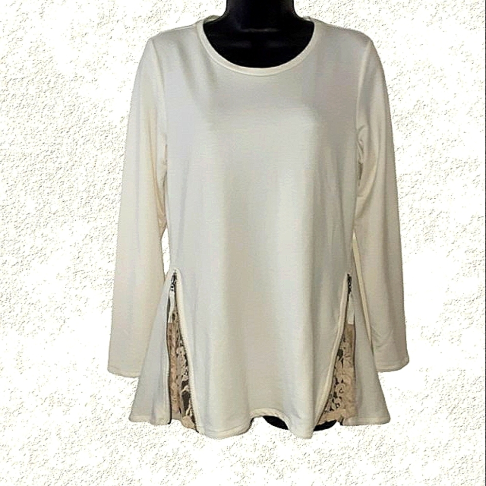 - - LOGO LOUNGE  by Lori Goldstein top